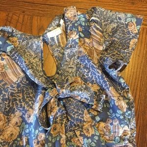 Kimchi & Blue floral silk blouse Sz S